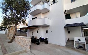 Villa Era
